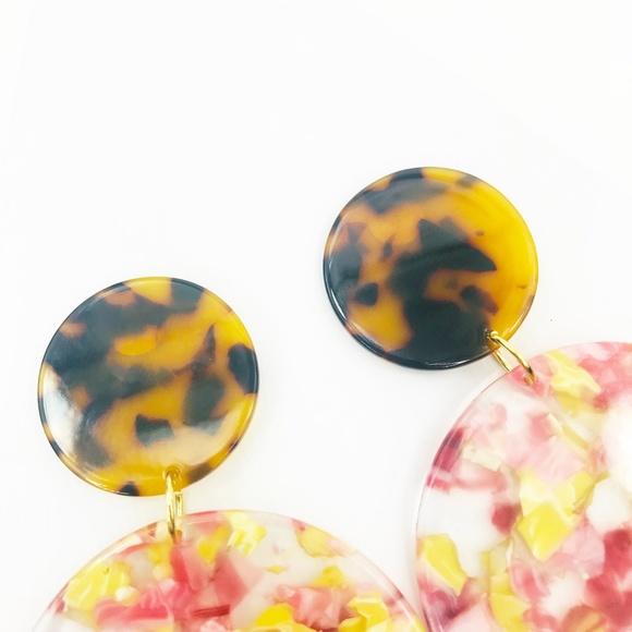 Circle Drop Earrings in Pink and Yellow with Torti - Picture 4 of 8